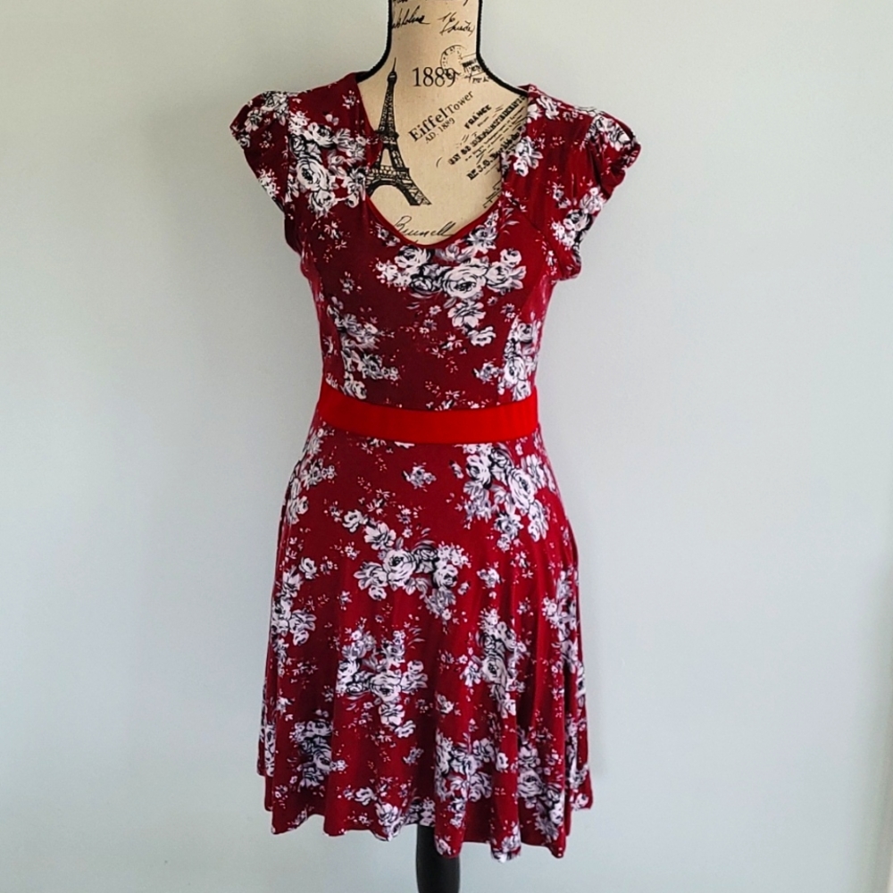 Burgundy Floral Mini Dress size Large